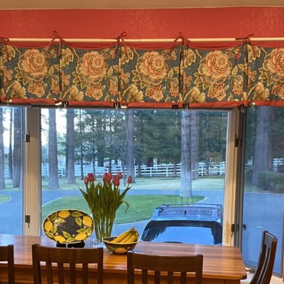Custom Valance - Picture 4 of 4